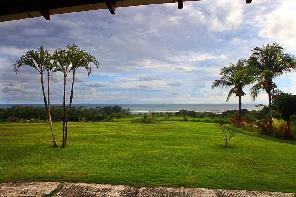 Hotel Lookout Playa Tortuga Ojochal Exterior photo