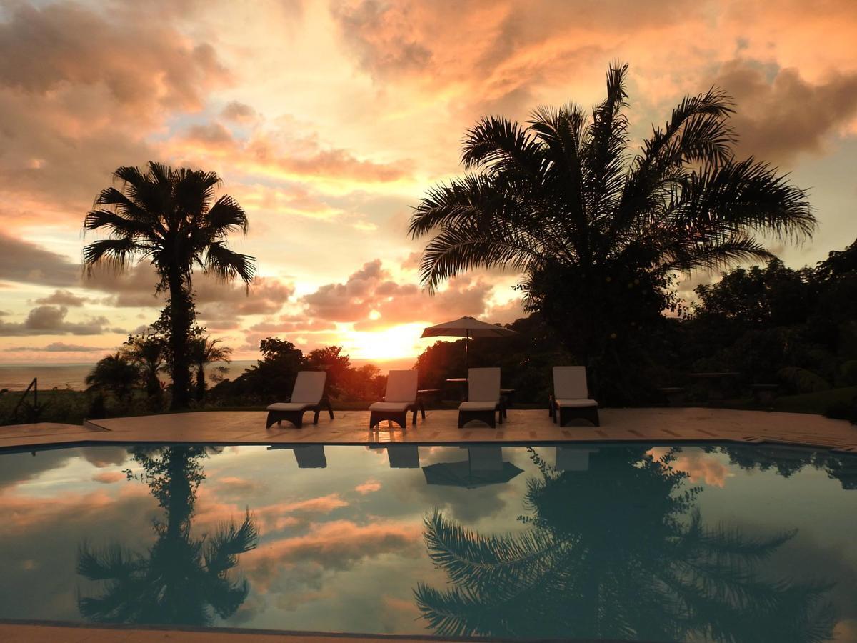 Hotel Lookout Playa Tortuga Ojochal Exterior photo